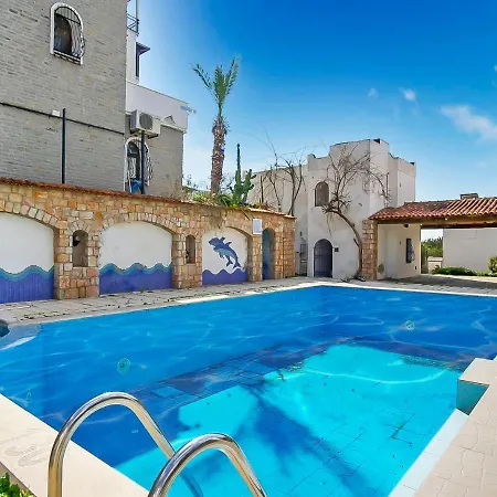 Central And Comfortable With Shared Pool Near Beach In * Bodrum
