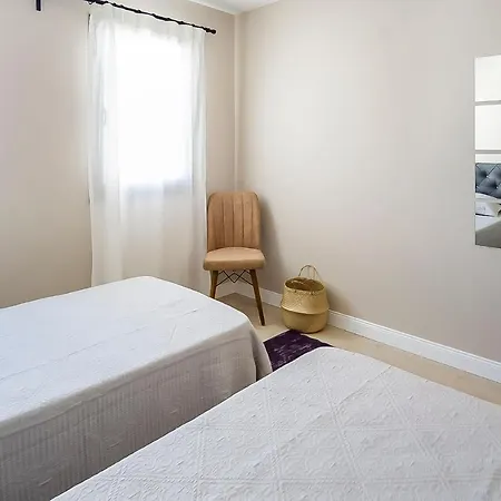 公寓 Central And Comfortable With Shared Pool Near Beach In 博德鲁姆